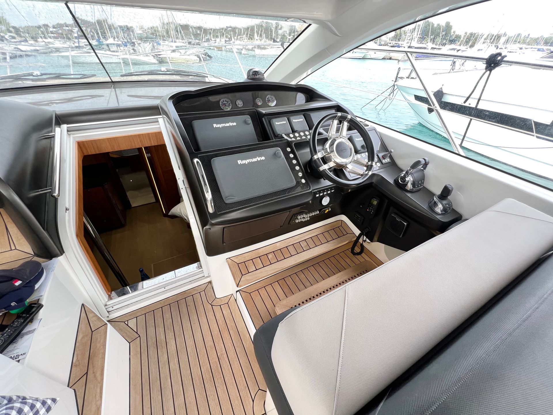 slider 5 Sunseeker San Remo 485